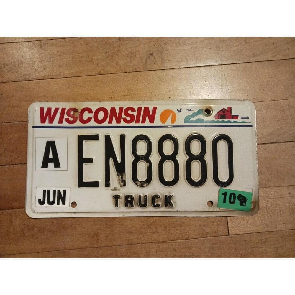 Wisconsin Truck License Plate EN8880 Movie Prop Decoration